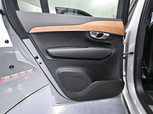 Used 2024 Volvo XC90 B5 Plus image 38