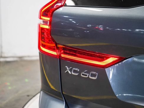Used 2021 Volvo XC60 T5 Inscription w/ Protection Package Premier image 11