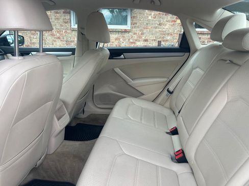 Used 2015 Volkswagen Passat 1.8T Limited Edition FWD image 20