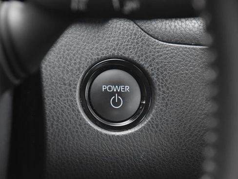 Used 2025 Toyota Camry SE image 31