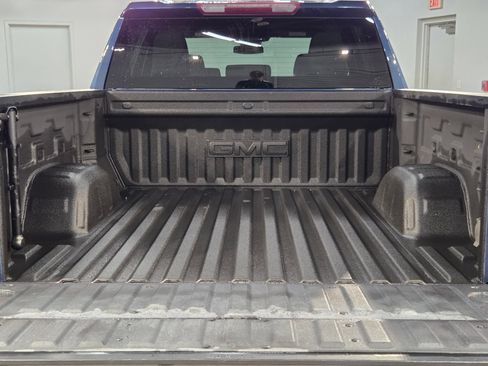 Used 2022 GMC Sierra 1500 SLT w/ SLT Convenience Package AWD/4WD image 18