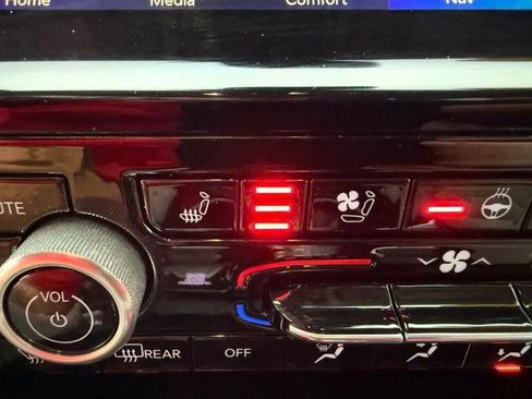 Used 2022 Jeep Grand Cherokee L Overland image 27