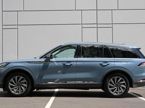 Used 2026 Lincoln Aviator AWD image 9