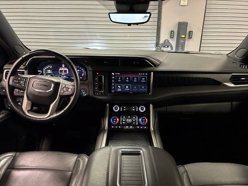 Used 2024 GMC Yukon XL Denali w/ Advanced Technology Package AWD/4WD image 12