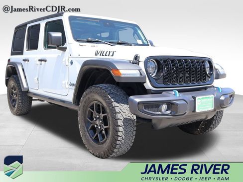 Used 2024 Jeep Wrangler Unlimited AWD/4WD image 6