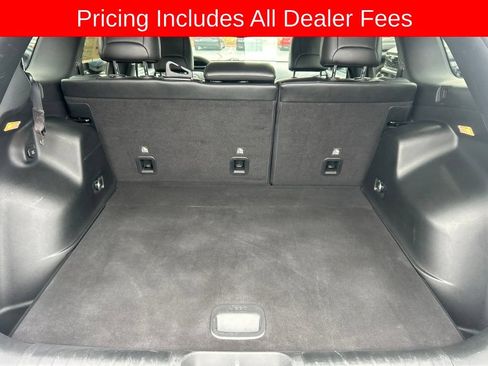 Used 2022 Jeep Cherokee Latitude AWD/4WD image 15