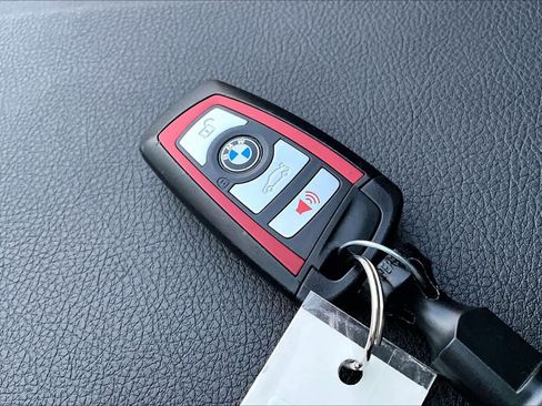 Used 2018 BMW 330e image 15