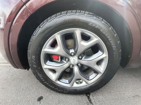 Used 2017 Kia Sorento SX image 10