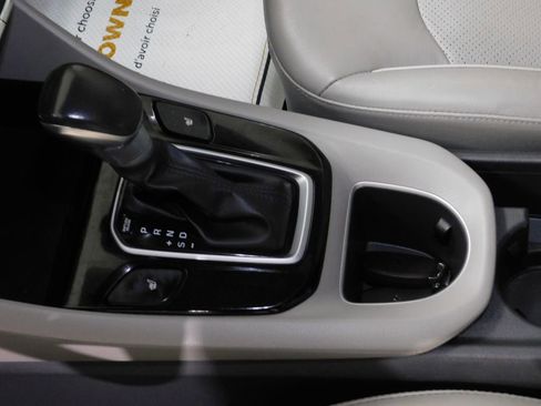 Used 2018 Hyundai Ioniq Limited FWD image 38