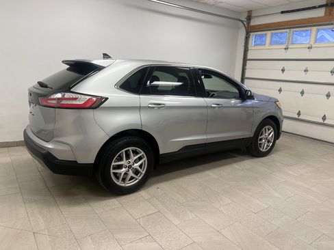 Used 2024 Ford Edge SEL image 11