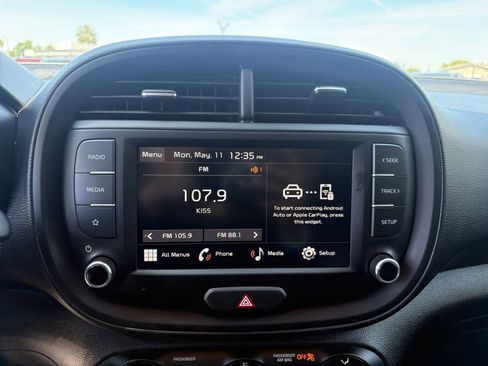 Used 2025 Kia Soul LX w/ LX Technology Package FWD image 20