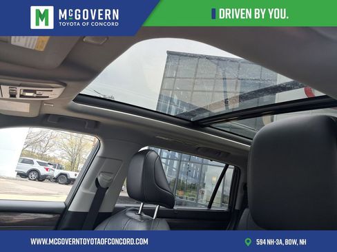Used 2023 Toyota Highlander Platinum AWD/4WD image 28