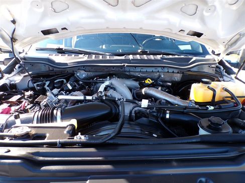 Used 2020 Ford F350 Lariat w/ Lariat Ultimate Package image 3