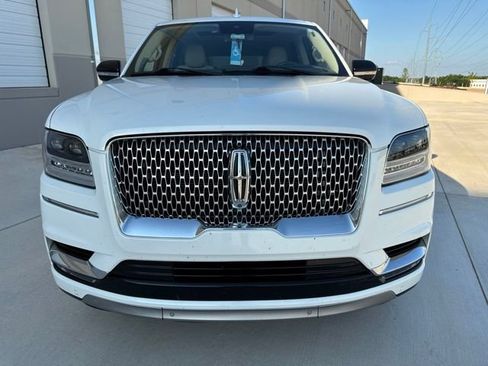 Used 2021 Lincoln Navigator L Reserve w/ Luxury Package AWD/4WD image 2