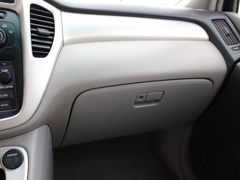 Used 2005 Toyota Highlander V6 image 19