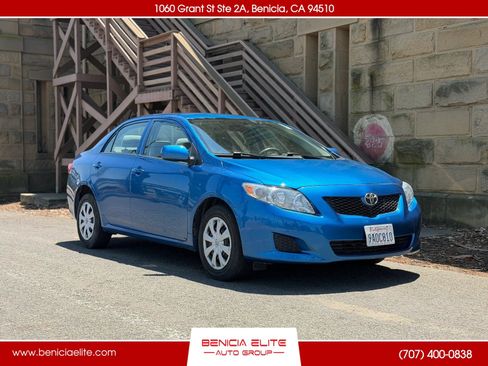 Used 2009 Toyota Corolla LE FWD image 1