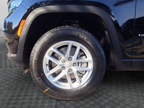 New 2025 Jeep Grand Cherokee L Laredo w/ Luxury Tech Group I image 23