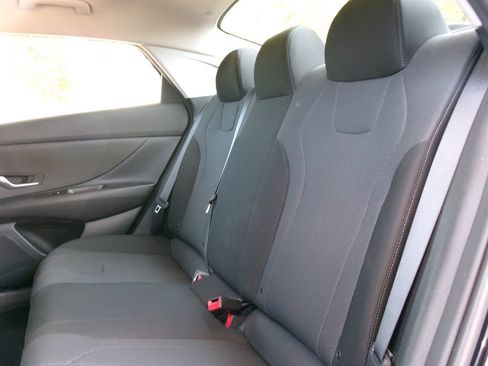 Used 2023 Hyundai Elantra SE FWD image 30