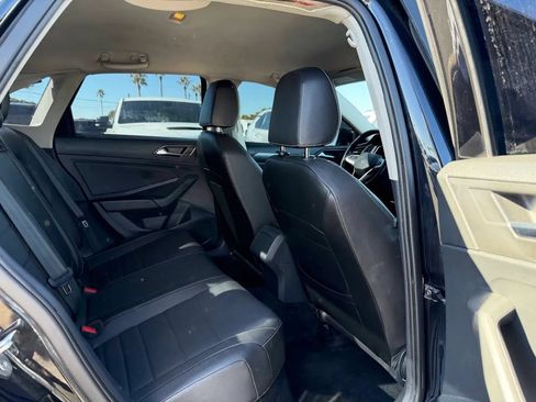 Used 2023 Volkswagen Jetta SE FWD image 25