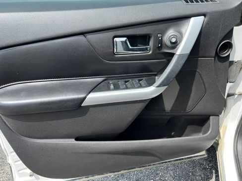Used 2012 Ford Edge SEL AWD/4WD image 16