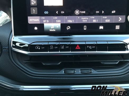 New 2026 Jeep Compass Limited image 18