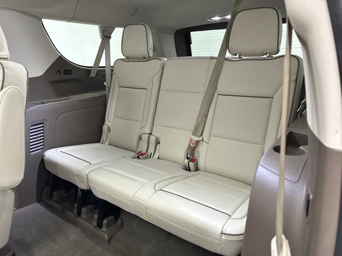 Used 2021 GMC Yukon XL Denali w/ Denali Premium Package image 26