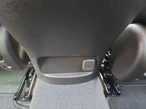 New 2025 Chevrolet Malibu LT image 28