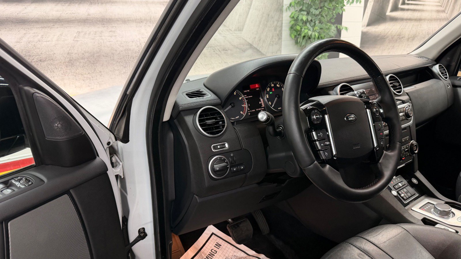 Used 2016 Land Rover LR4 HSE AWD/4WD image 36