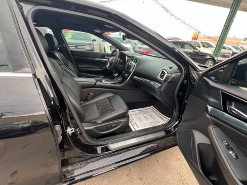 Used 2023 Nissan Maxima SR w/ Sport Mat Group FWD image 11