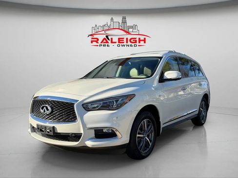 Used 2019 INFINITI QX60 Luxe w/ Essential Package image 2