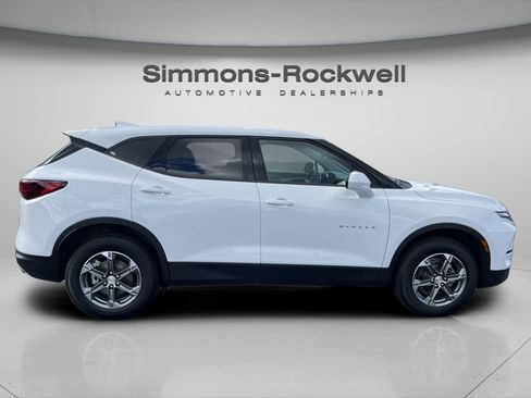 Used 2025 Chevrolet Blazer LT AWD/4WD image 5