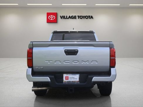 Certified 2025 Toyota Tacoma SR5 AWD/4WD image 4