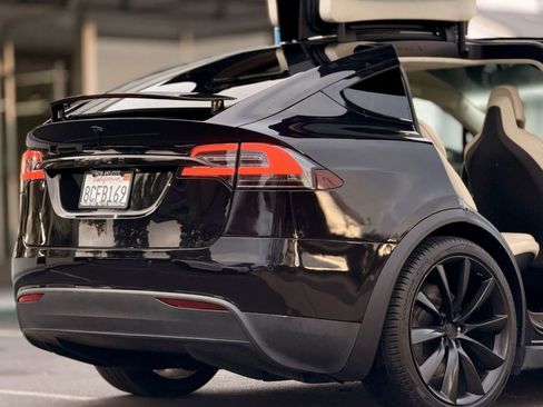 Used 2017 Tesla Model X 100D image 9