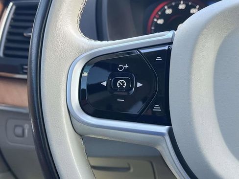Used 2021 Volvo XC90 T6 Momentum image 29