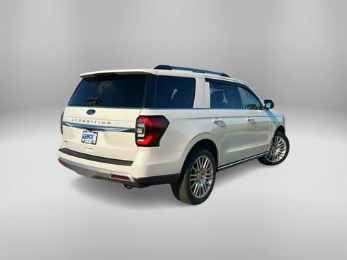 Used 2023 Ford Expedition Limited image 5