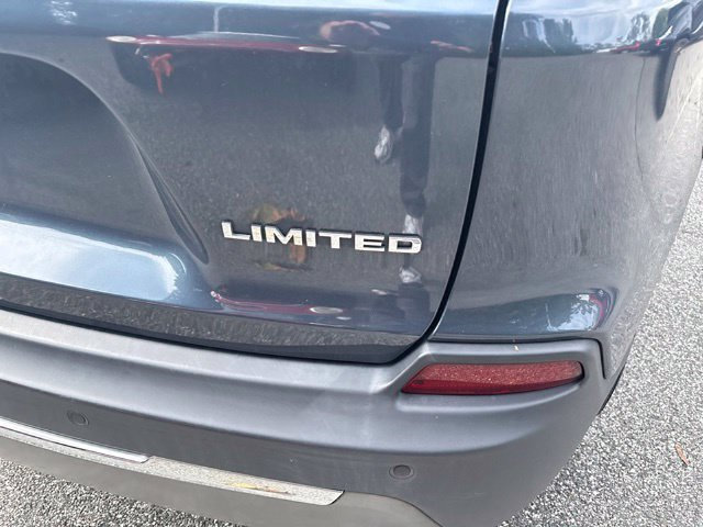 Used 2020 Jeep Cherokee Limited AWD/4WD image 11