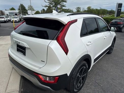 Certified 2023 Kia Niro LX FWD image 11