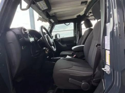 Used 2017 Jeep Wrangler Unlimited Sport w/ Connectivity Group AWD/4WD image 16
