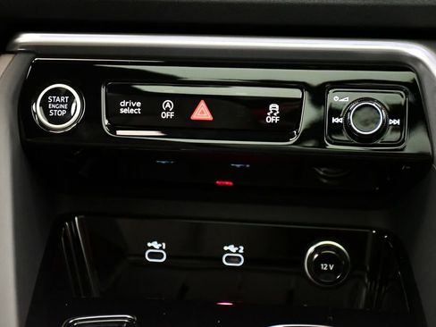 Used 2025 Audi Q5 Premium w/ Convenience Package AWD/4WD image 28