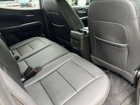 Used 2025 Chevrolet Colorado LT w/ LT Convenience Package RWD image 11