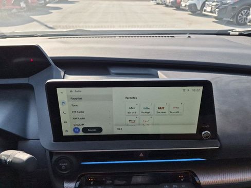 Used 2024 Toyota Prius XLE FWD image 17