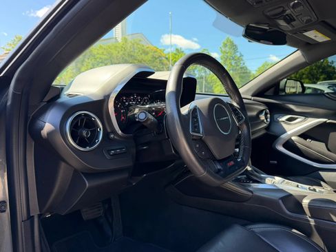 Used 2018 Chevrolet Camaro SS RWD image 10