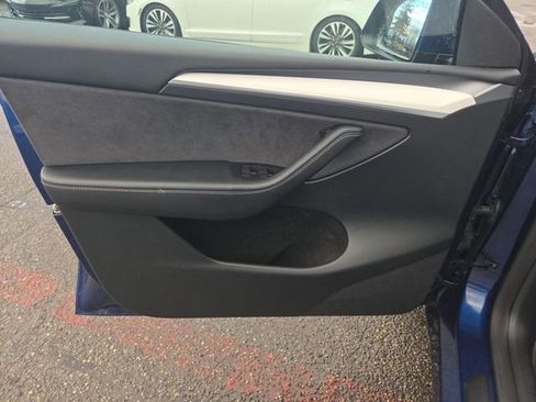 Used 2023 Tesla Model Y Long Range image 18