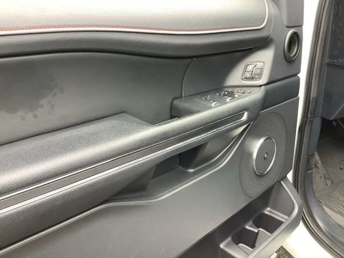 Used 2022 Ford Expedition Limited AWD/4WD image 19