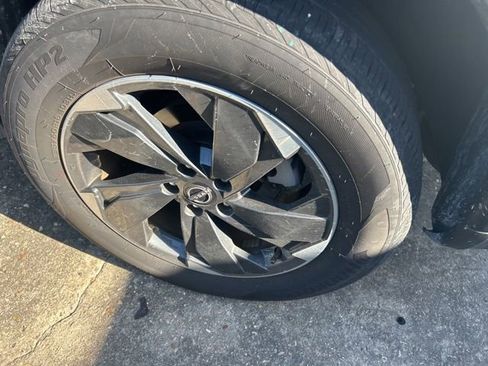 Used 2025 Nissan Rogue SV image 13