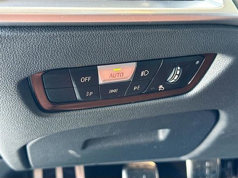 Used 2025 BMW M3 Sedan w/ Executive Package image 10