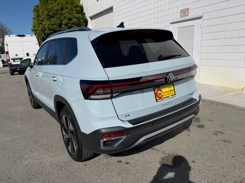 New 2026 Volkswagen Taos SE AWD/4WD image 4