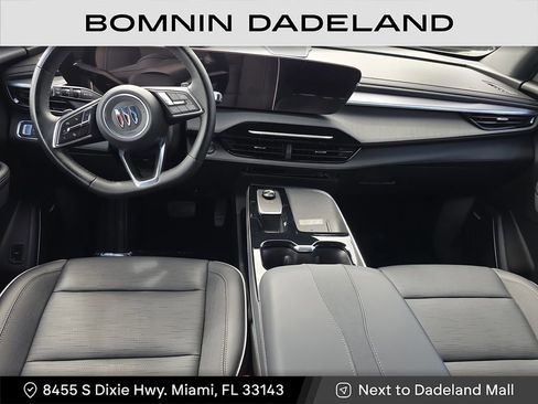 Used 2025 Buick Enclave Sport Touring image 17