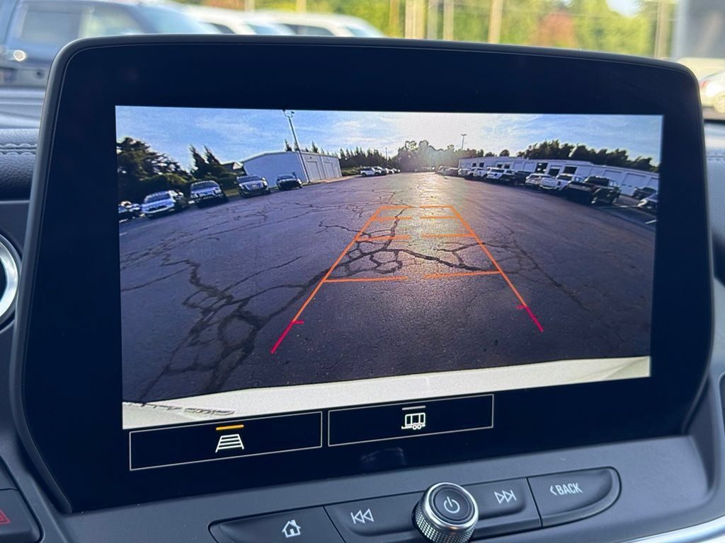 Used 2025 Chevrolet Blazer LT AWD/4WD image 11