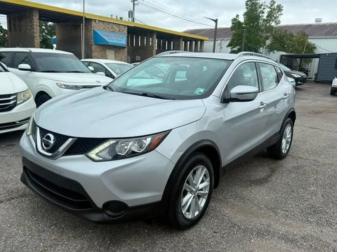 Used 2017 Nissan Rogue Sport SV FWD image 1